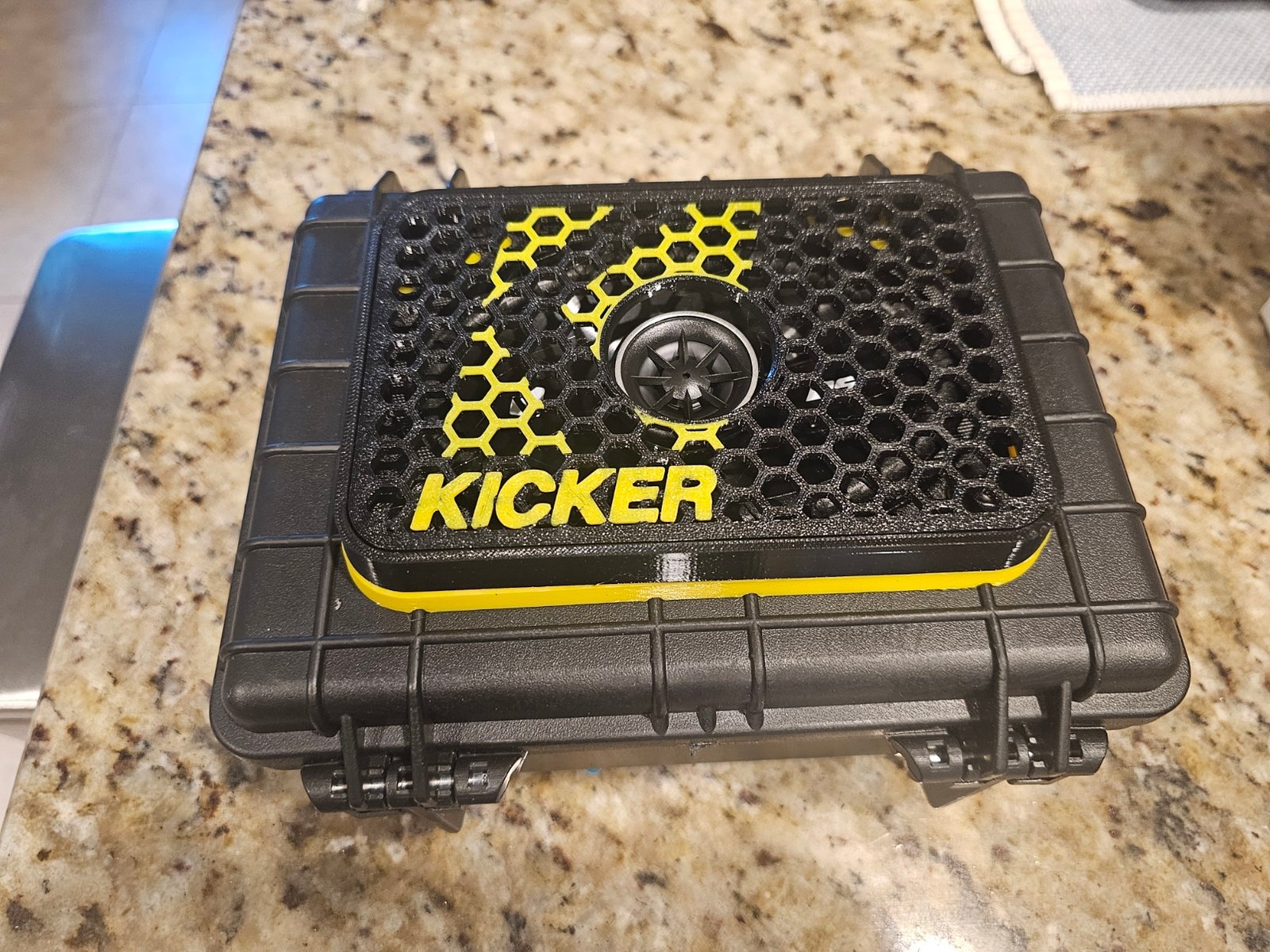 Sidewinder — Apache 1800 Bluetooth Speaker Box - Image 3
